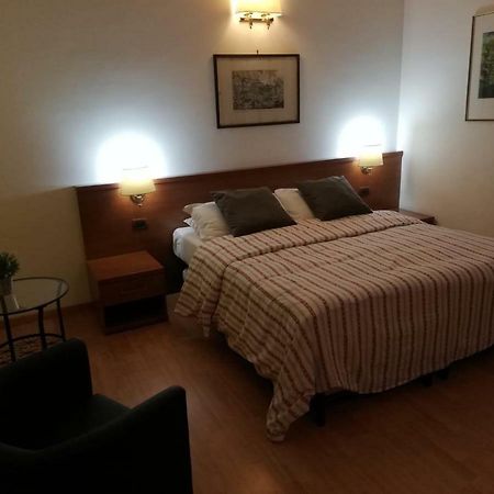 Domus Appia 154 B&B Roma Exterior foto